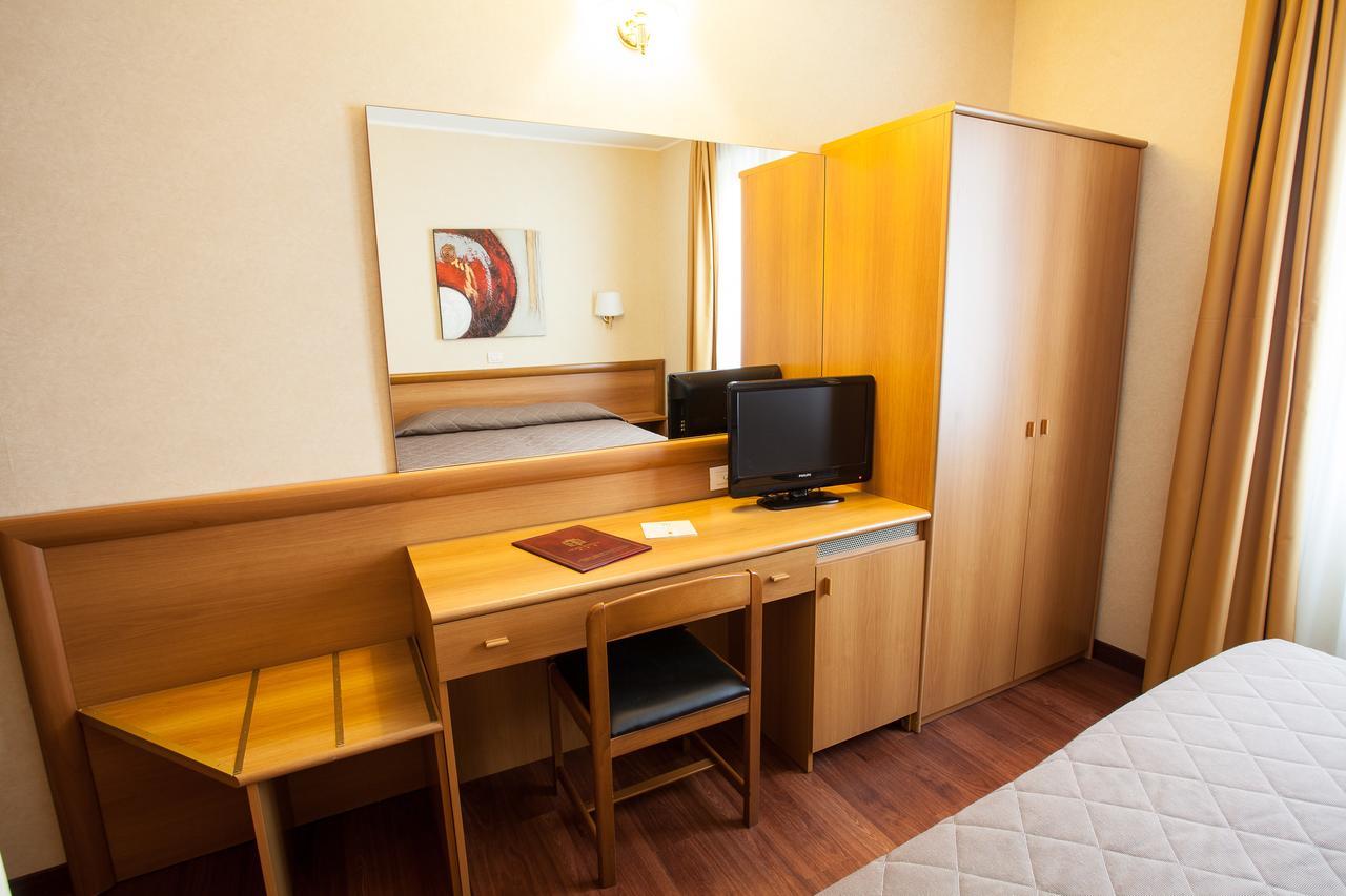 Hotel Esperia Rho Dış mekan fotoğraf
